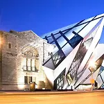 Cozy Private Room In Downtown Toronto, 15 Mins To Cn Tower, Steps To Subway