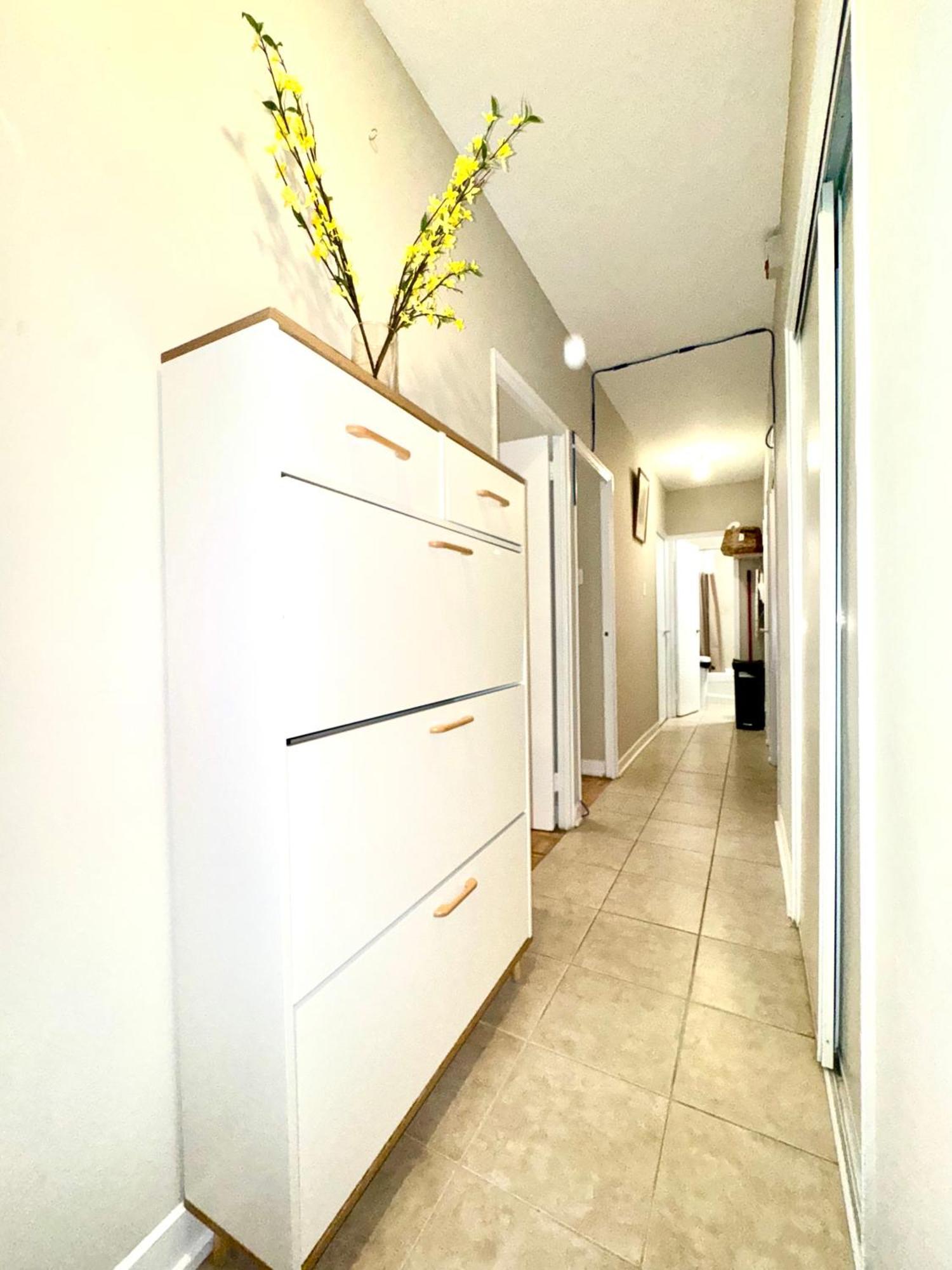 Cozy Private In Downtown Toronto, 15 Mins To Cn Tower, Steps To Subway Toronto