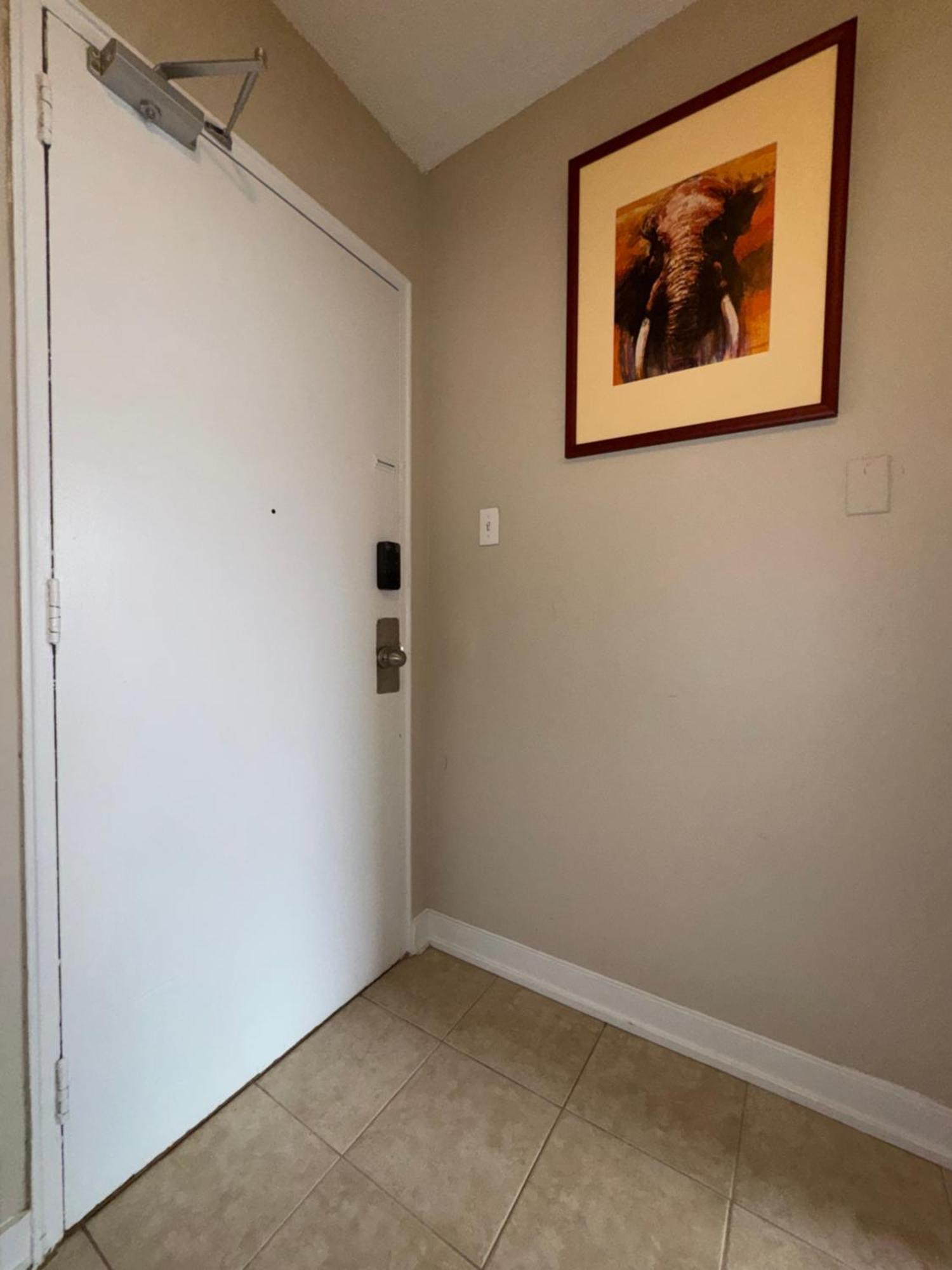 Cozy Private In Downtown Toronto, 15 Mins To Cn Tower, Steps To Subway Homestay *