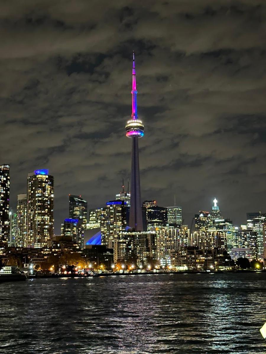 Cozy Private In Downtown Toronto, 15 Mins To Cn Tower, Steps To Subway Homestay *