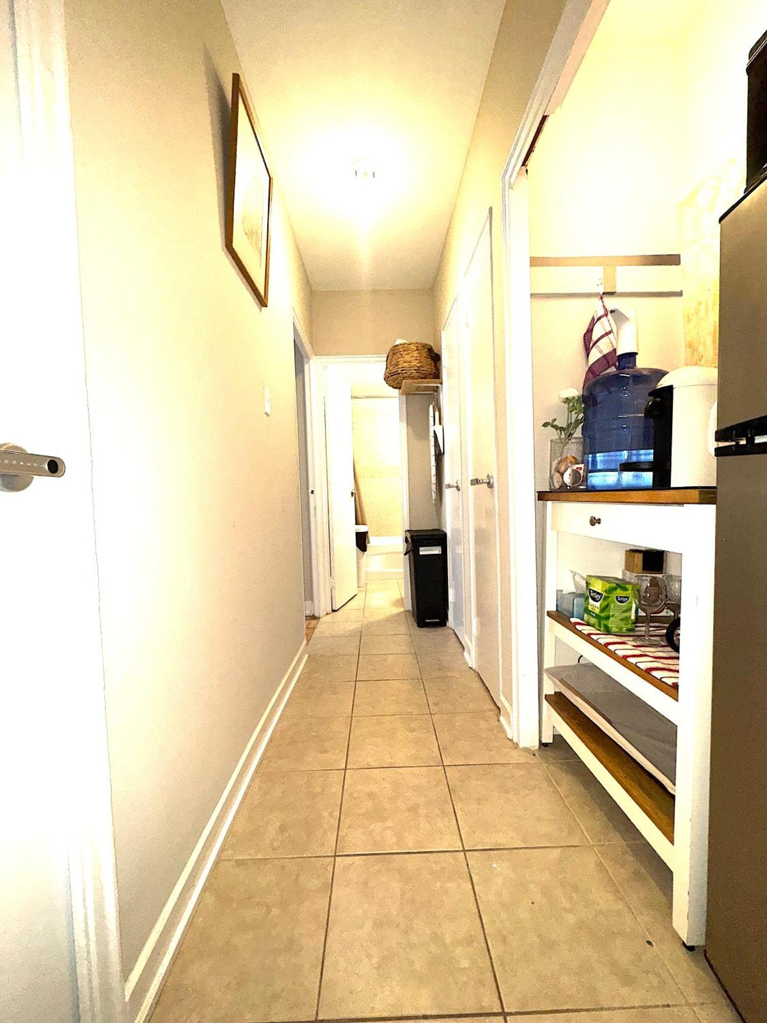 Cozy Private In Downtown Toronto, 15 Mins To Cn Tower, Steps To Subway Toronto