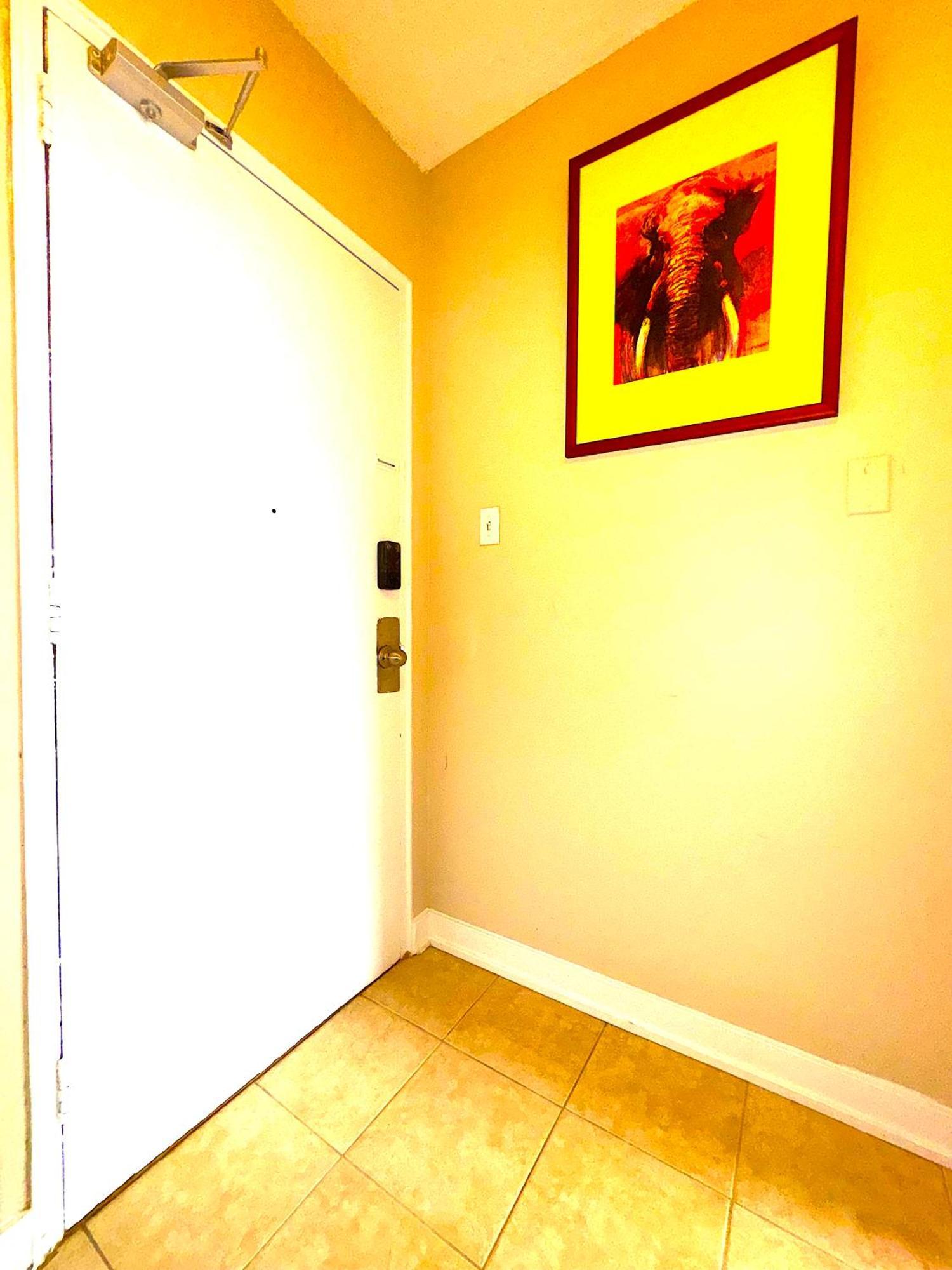 Homestay Cozy Private In Downtown Toronto, 15 Mins To Cn Tower, Steps To Subway Toronto