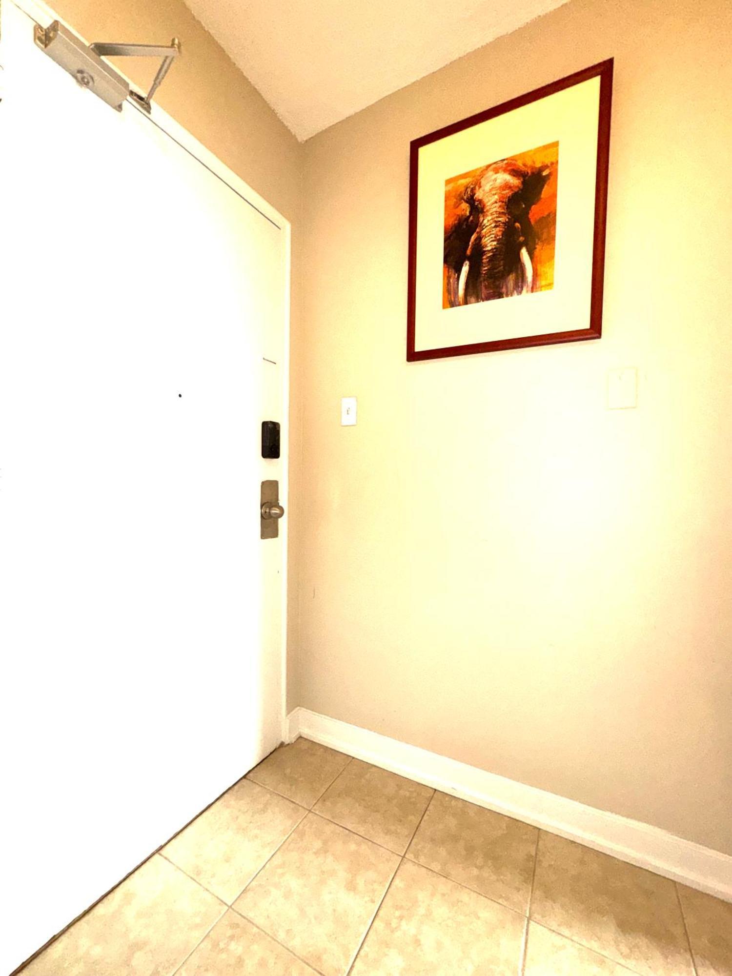 Cozy Private In Downtown Toronto, 15 Mins To Cn Tower, Steps To Subway