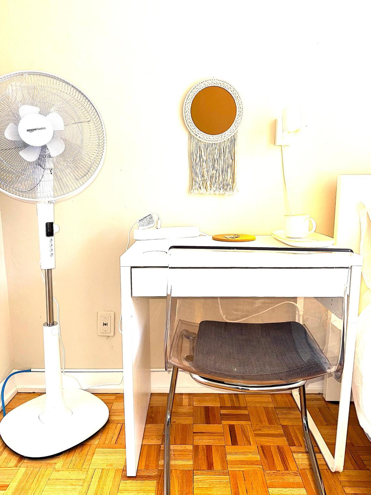 Cozy Private In Downtown Toronto, 15 Mins To Cn Tower, Steps To Subway *